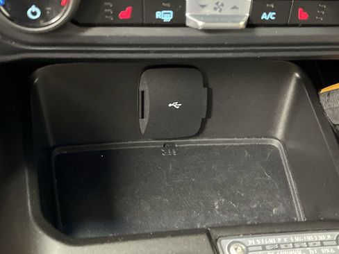 Used 2023 Ford Bronco Badlands image 24