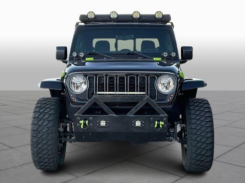 Used 2025 Jeep Gladiator Sport image 4