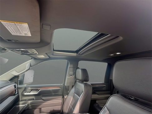 Used 2024 GMC Sierra 3500 Denali w/ Denali Reserve Package image 25