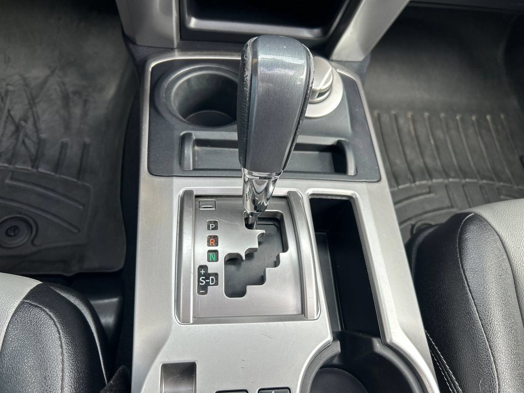 Used 2015 Toyota 4Runner SR5 Premium AWD/4WD image 28