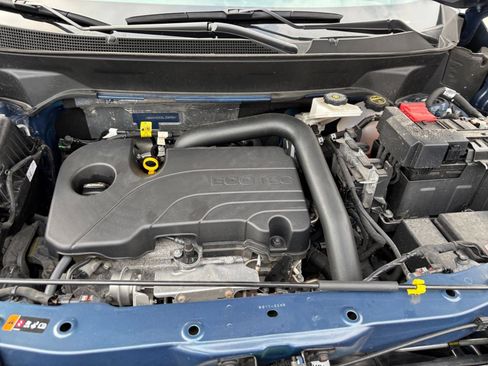 Used 2025 Chevrolet Equinox LT FWD image 33