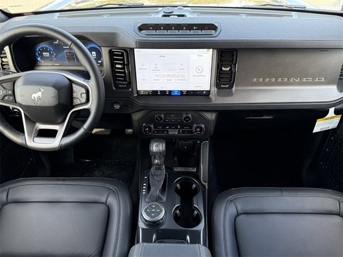 New 2025 Ford Bronco Badlands image 15