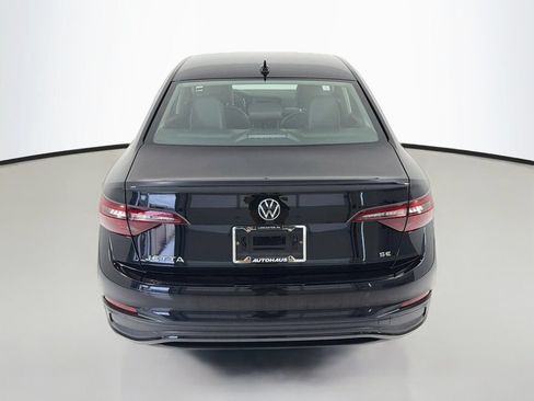 Used 2023 Volkswagen Jetta SE FWD image 6