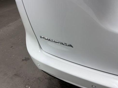 Used 2025 Chrysler Pacifica Select FWD image 15