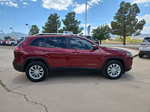Used 2021 Jeep Cherokee Latitude AWD/4WD image 4