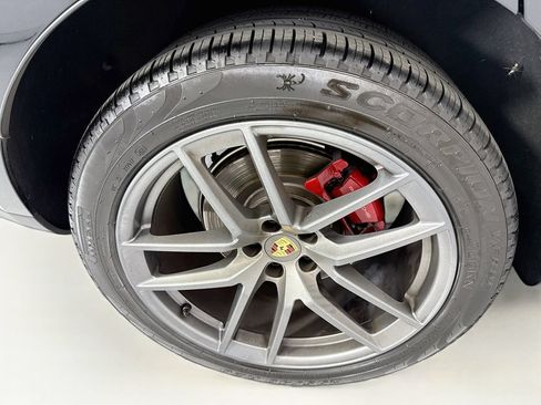 Used 2025 Porsche Macan S AWD/4WD image 33