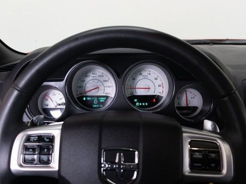 Used 2013 Dodge Challenger R/T image 25