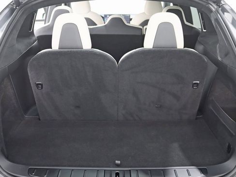 Used 2022 Tesla Model X image 37
