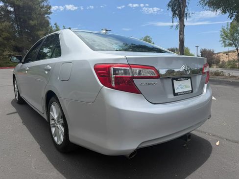 Used 2012 Toyota Camry XLE FWD image 3