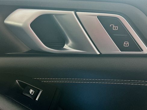 Used 2025 BMW X5 sDrive40i image 29