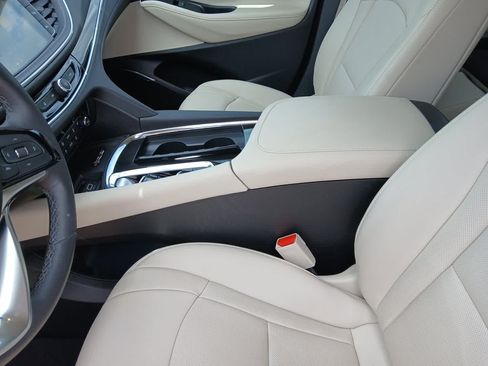Used 2023 Buick Enclave Essence FWD image 16