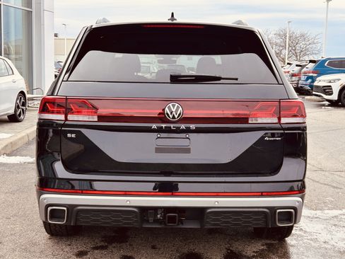 Certified 2025 Volkswagen Atlas Peak Edition SE image 6