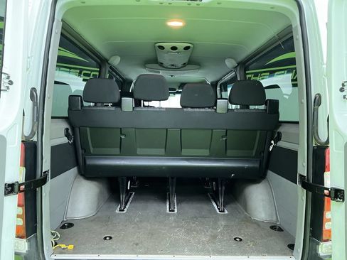Used 2016 Mercedes-Benz Sprinter 2500 image 27