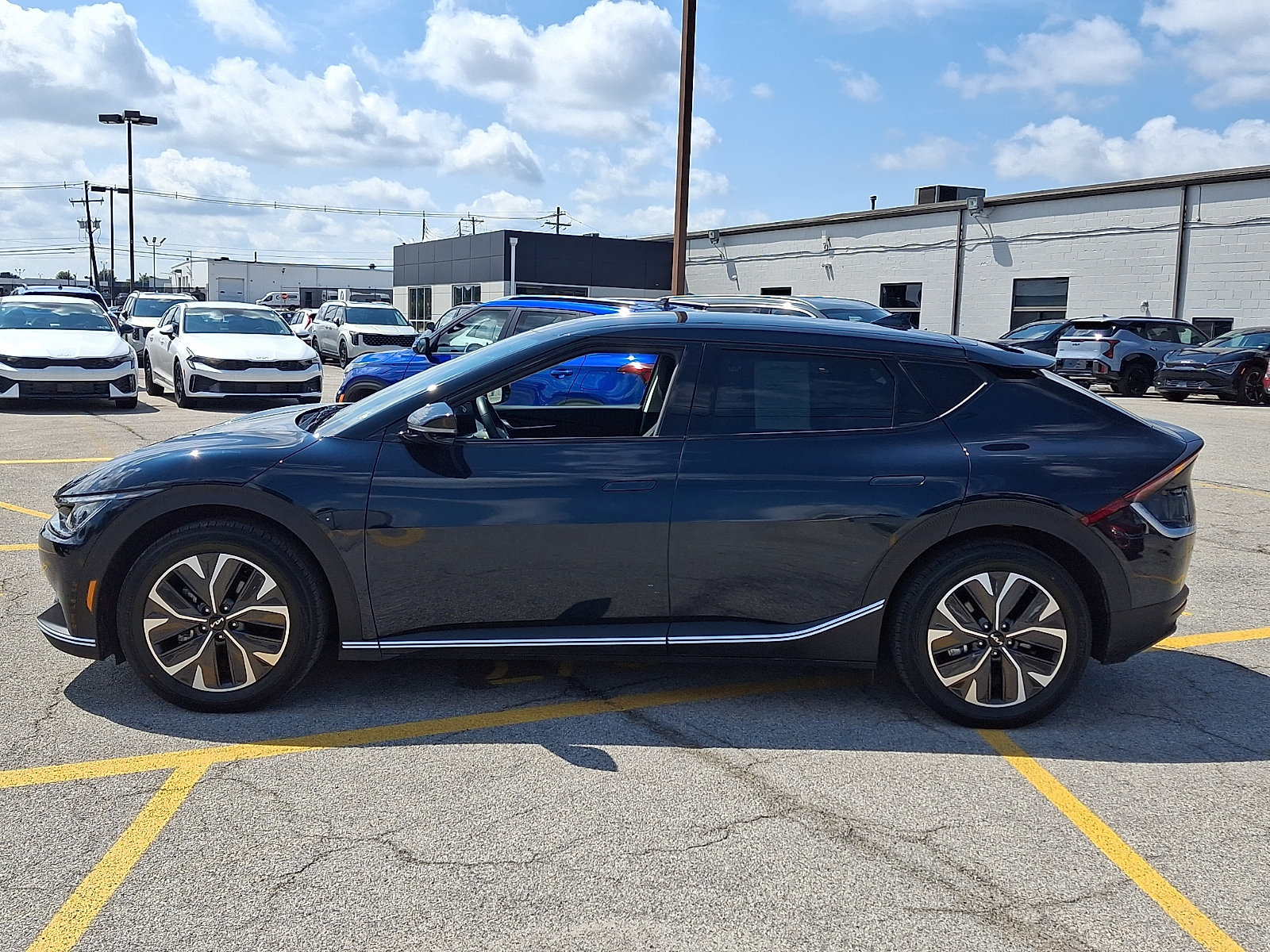 Certified 2024 Kia EV6 Light AWD/4WD image 5