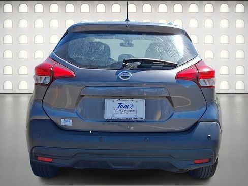 Used 2020 Nissan Kicks SV FWD image 6