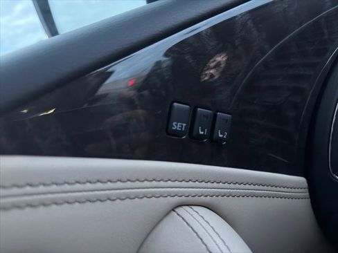 Used 2024 Nissan Armada Platinum w/ Captain's Chairs Package image 27