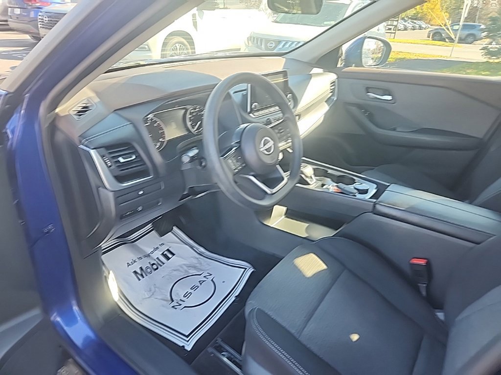 Used 2023 Nissan Rogue SV AWD/4WD image 13