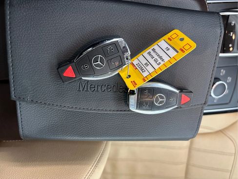 Used 2019 Mercedes-Benz GLS 450 4MATIC image 42