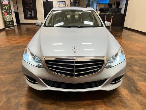 Used 2014 Mercedes-Benz E 350 Sedan image 4