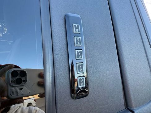 Used 2016 Ford F150 XLT image 12