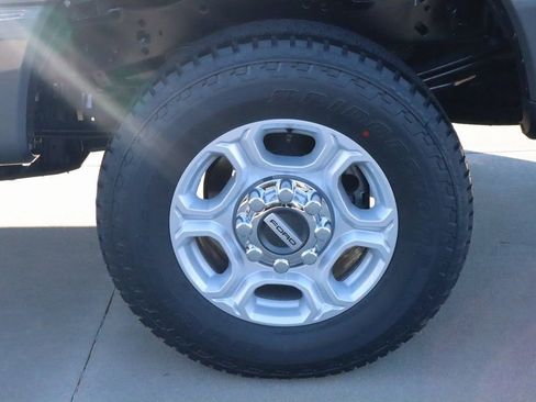 New 2026 Ford F250 XLT w/ FX4 Off-Road Package image 17