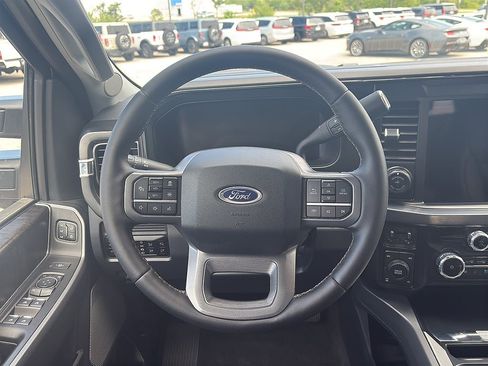 Used 2025 Ford F350 Lariat w/ Lariat Ultimate Package AWD/4WD image 20