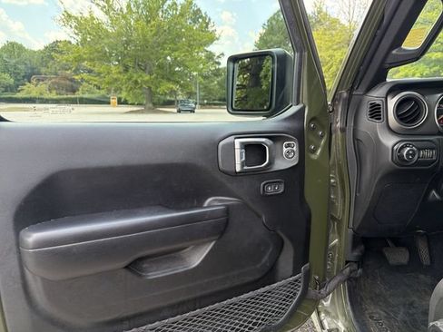 Used 2021 Jeep Gladiator Sport AWD/4WD image 13