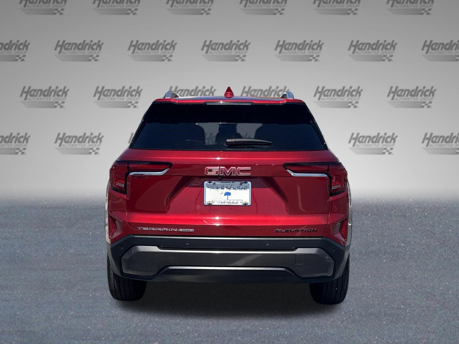 Used 2025 GMC Terrain Elevation w/ Elevation Premium Package AWD/4WD image 9