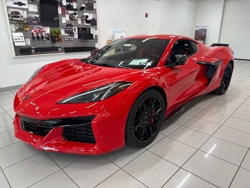 Used 2024 Chevrolet Corvette Z06 RWD image 12
