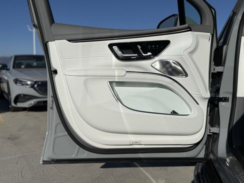 New 2025 Mercedes-Benz Maybach EQS 680 4MATIC image 13