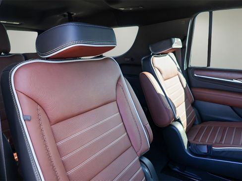 Used 2023 GMC Yukon XL Denali Ultimate image 30