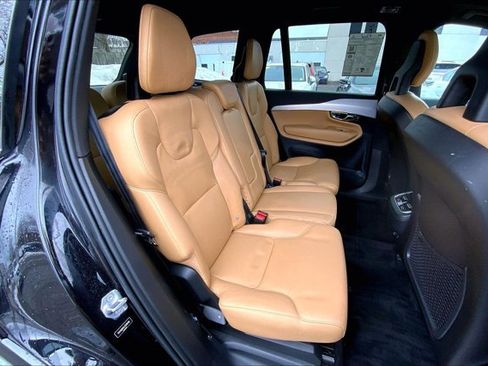Used 2018 Volvo XC90 T5 Momentum w/ Convenience Package image 26