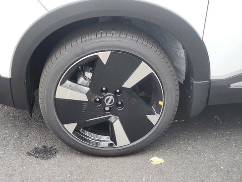 New 2026 Nissan Kicks SR w/ Cold Weather Package image 8