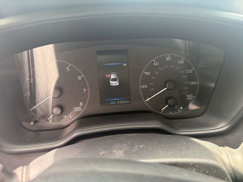 Used 2024 Toyota Corolla LE FWD image 2
