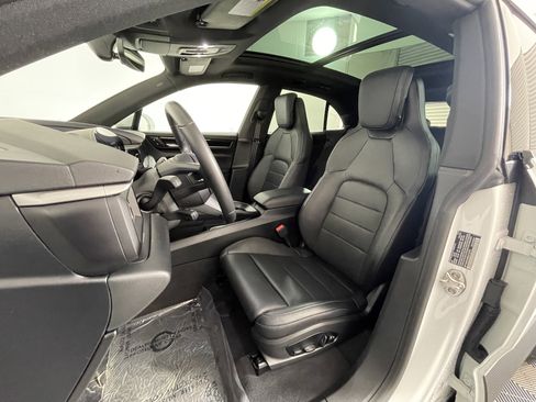 Used 2025 Porsche Macan Electric image 5