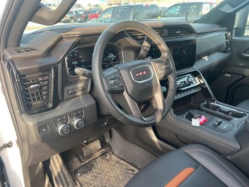 Used 2025 GMC Sierra 2500 AT4 w/ AT4 Premium Plus Package image 13