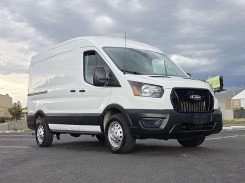 Used 2023 Ford Transit 250 Medium Roof AWD image 5