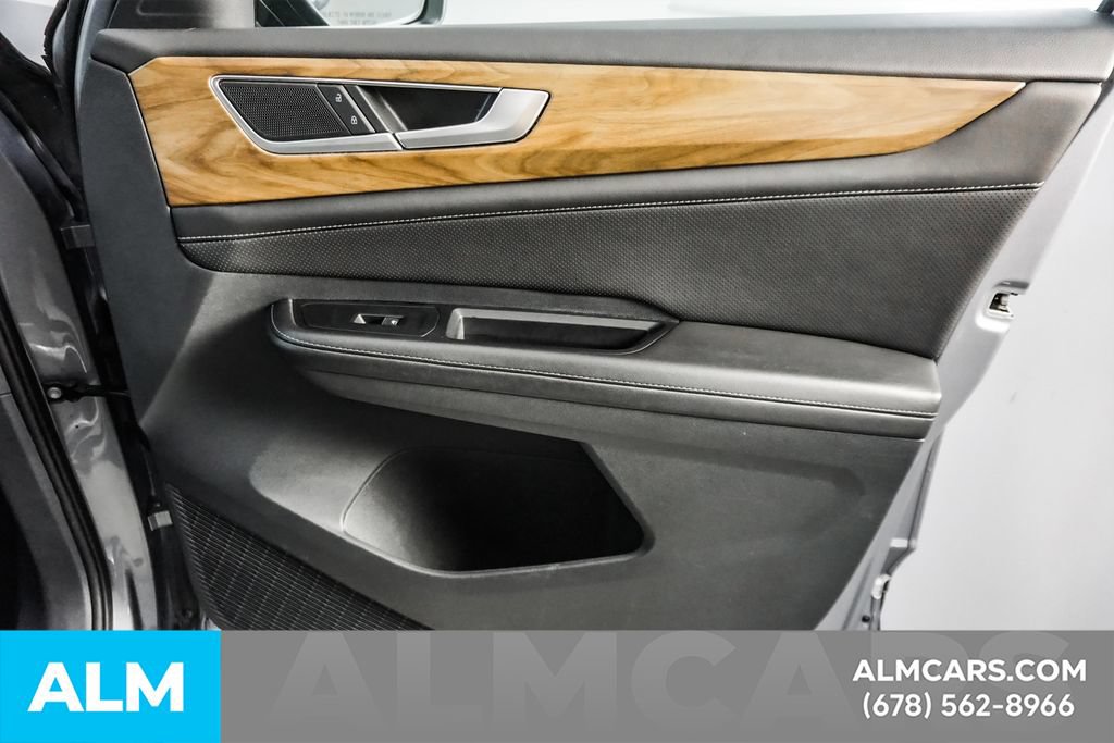 Used 2025 Volkswagen Atlas SE FWD image 43