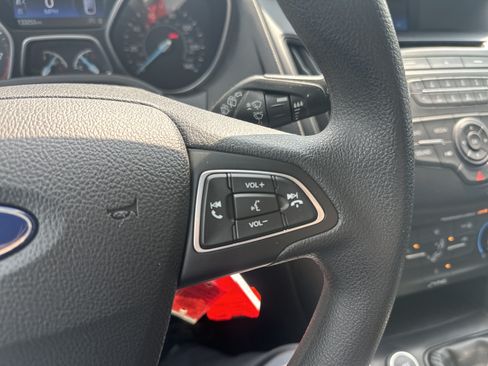 Used 2015 Ford Focus SE FWD image 21