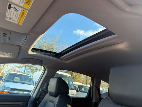 Used 2019 Honda CR-V Touring image 16