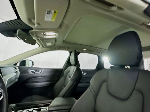 Used 2025 Volvo XC60 B5 Plus image 26