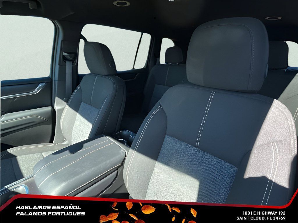Used 2025 GMC Acadia Elevation FWD image 24