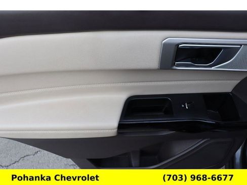 Used 2023 Ford Explorer Platinum w/ Technology Package image 24