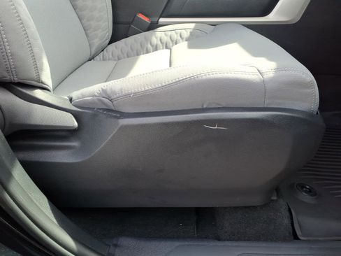 Used 2022 Toyota Tundra SR5 AWD/4WD image 12