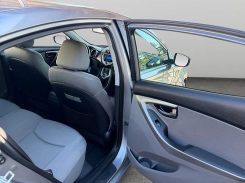 Used 2012 Hyundai Elantra GLS w/ Preferred Pkg 3 FWD image 17
