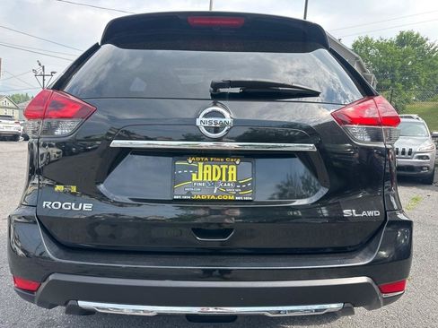 Used 2018 Nissan Rogue SL w/ Premium Package AWD/4WD image 6