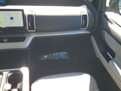 Certified 2025 Ford Expedition Max Active image 18