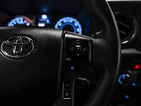 Used 2021 Toyota Tacoma TRD Sport AWD/4WD image 15