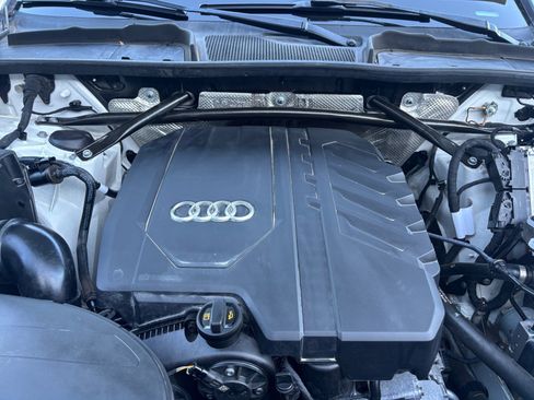 Used 2021 Audi Q5 Premium w/ Convenience Package image 17