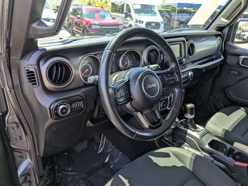 Used 2019 Jeep Wrangler Unlimited Sport S AWD/4WD image 14